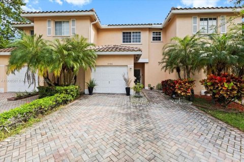 Townhouse in Sunrise, Florida 3 bedrooms, 134.15 sq.m. № 1964494 - photo 2