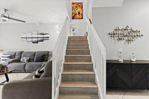 Townhouse in Sunrise, Florida 3 bedrooms, 134.15 sq.m. № 1964494 - photo 18