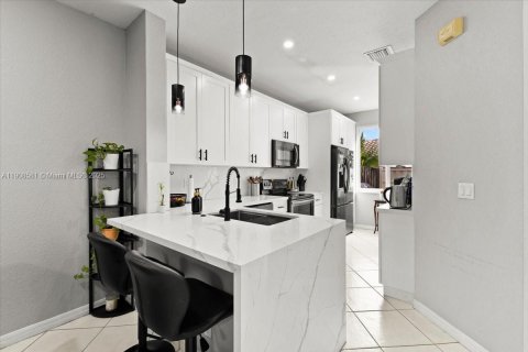 Townhouse in Sunrise, Florida 3 bedrooms, 134.15 sq.m. № 1964494 - photo 6