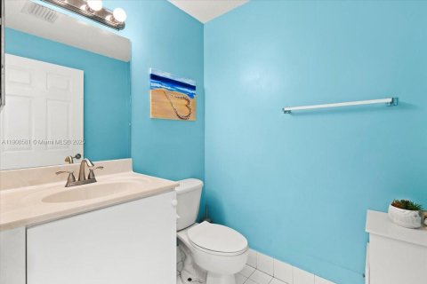 Townhouse in Sunrise, Florida 3 bedrooms, 134.15 sq.m. № 1964494 - photo 17