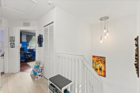 Townhouse in Sunrise, Florida 3 bedrooms, 134.15 sq.m. № 1964494 - photo 19