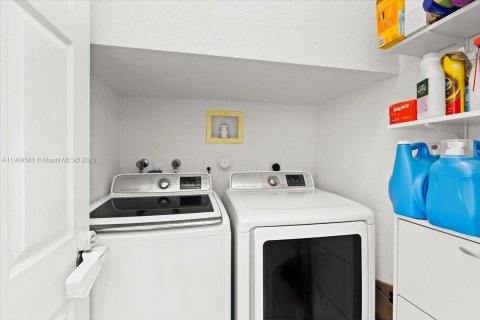 Townhouse in Sunrise, Florida 3 bedrooms, 134.15 sq.m. № 1964494 - photo 29