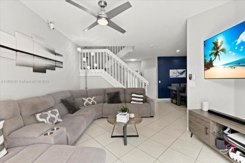 Townhouse in Sunrise, Florida 3 bedrooms, 134.15 sq.m. № 1964494 - photo 14