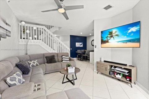 Townhouse in Sunrise, Florida 3 bedrooms, 134.15 sq.m. № 1964494 - photo 15