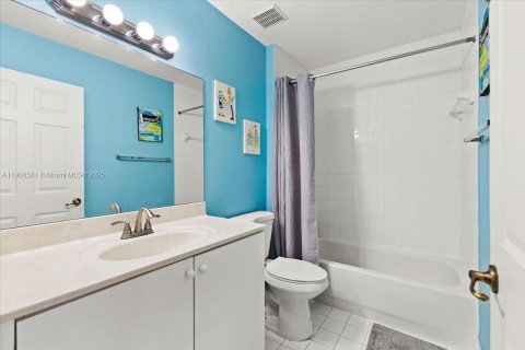 Townhouse in Sunrise, Florida 3 bedrooms, 134.15 sq.m. № 1964494 - photo 26