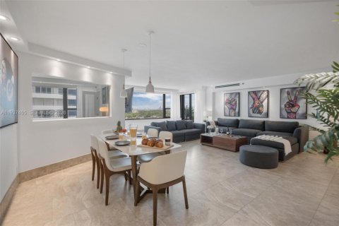 Купить кондоминиум в Майами-Бич, Флорида 4 спальни, 167.22м2, № 2053475 - фото 9