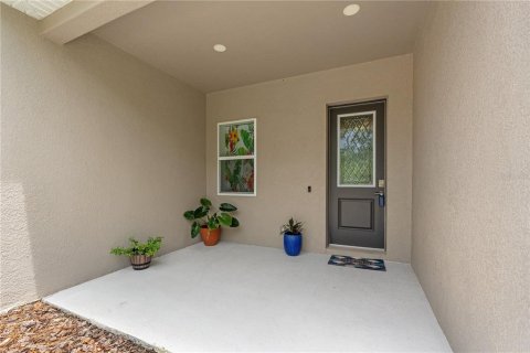 House in Weeki Wachee, Florida 4 bedrooms, 197.32 sq.m. № 2121373 - photo 3