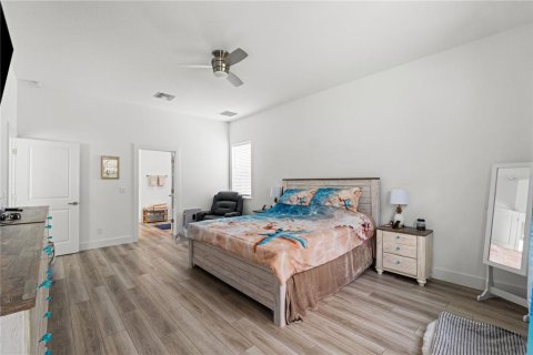 House in Weeki Wachee, Florida 4 bedrooms, 197.32 sq.m. № 2121373 - photo 14