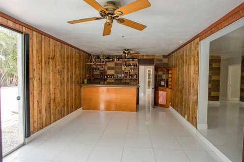 Купить виллу или дом в Лейк-Кларк-Шорс, Флорида 6 комнат, 209.49м2, № 2084103 - фото 30