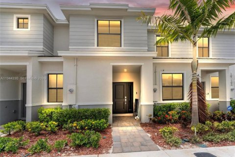 Touwnhouse à Florida City, Floride 3 chambres, 128.21 m2 № 2001464