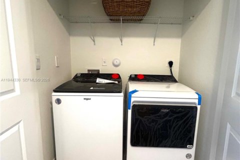 Touwnhouse à louer à Florida City, Floride: 3 chambres, 128.21 m2 № 2001464 - photo 18