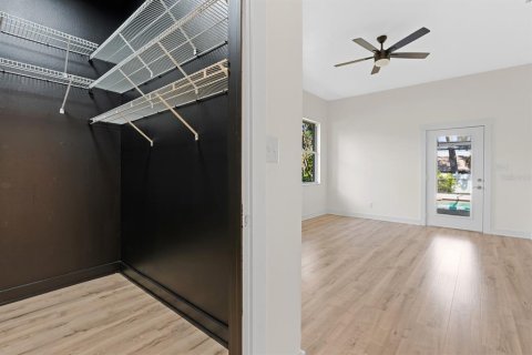 Casa en venta en Seffner, Florida, 5 dormitorios, 225.2 m2 № 2236514 - foto 14