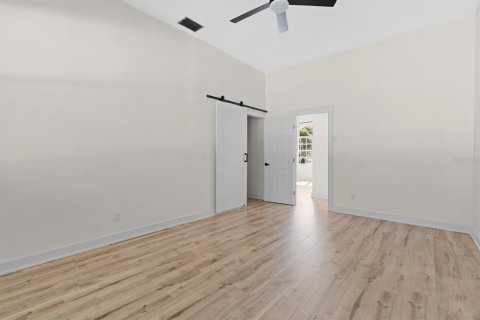 Casa en venta en Seffner, Florida, 5 dormitorios, 225.2 m2 № 2236514 - foto 8