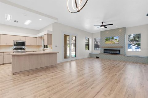 Casa en venta en Seffner, Florida, 5 dormitorios, 225.2 m2 № 2236514 - foto 22