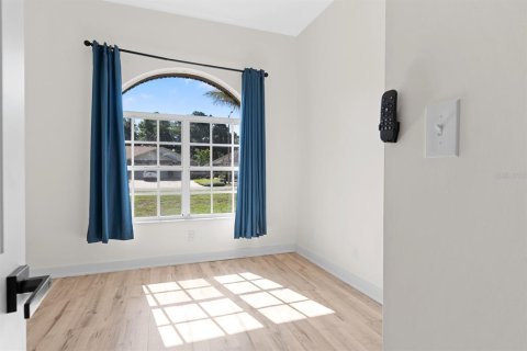 Casa en venta en Seffner, Florida, 5 dormitorios, 225.2 m2 № 2236514 - foto 9