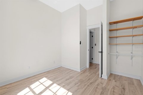 Casa en venta en Seffner, Florida, 5 dormitorios, 225.2 m2 № 2236514 - foto 10