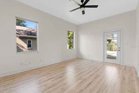 Casa en venta en Seffner, Florida, 5 dormitorios, 225.2 m2 № 2236514 - foto 11