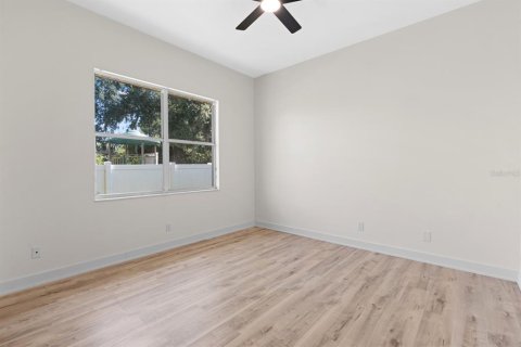 Casa en venta en Seffner, Florida, 5 dormitorios, 225.2 m2 № 2236514 - foto 30