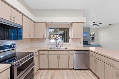 Casa en venta en Seffner, Florida, 5 dormitorios, 225.2 m2 № 2236514 - foto 21