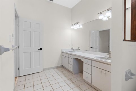 Casa en venta en Seffner, Florida, 5 dormitorios, 225.2 m2 № 2236514 - foto 16