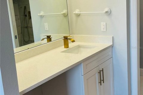 Condo in Clearwater, Florida, 2 bedrooms  № 2198634 - photo 22