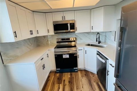 Condo in Clearwater, Florida, 2 bedrooms  № 2198634 - photo 8