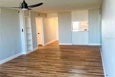 Condo in Clearwater, Florida, 2 bedrooms  № 2198634 - photo 12