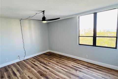 Condo in Clearwater, Florida, 2 bedrooms  № 2198634 - photo 21