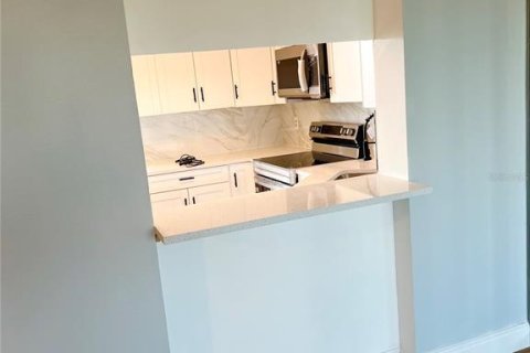 Condo in Clearwater, Florida, 2 bedrooms  № 2198634 - photo 13