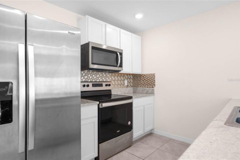 Casa en venta en Wildwood, Florida, 4 dormitorios, 139.35 m2 № 1657102 - foto 7