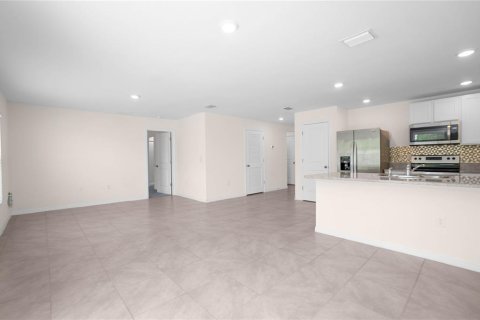 Casa en venta en Wildwood, Florida, 4 dormitorios, 139.35 m2 № 1657102 - foto 12