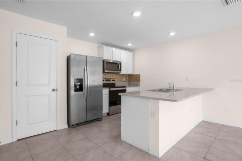 Casa en venta en Wildwood, Florida, 4 dormitorios, 139.35 m2 № 1657102 - foto 8