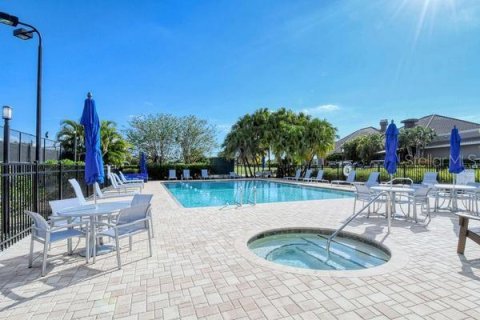 Condo in Sarasota, Florida, 2 bedrooms  № 1650124 - photo 27
