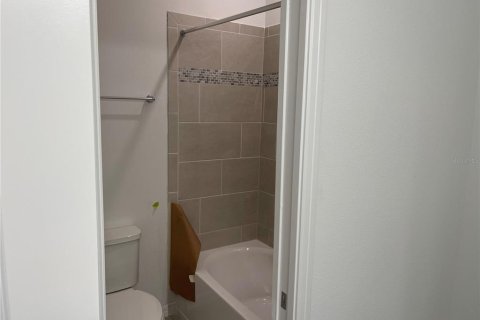 Adosado en alquiler en Saint Petersburg, Florida, 3 dormitorios, 176.05 m2 № 1551559 - foto 5