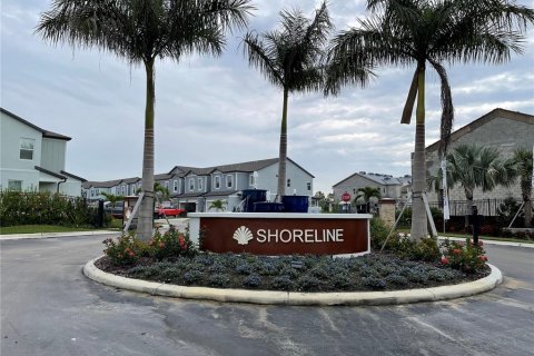Adosado en alquiler en Saint Petersburg, Florida, 3 dormitorios, 176.05 m2 № 1551559 - foto 1