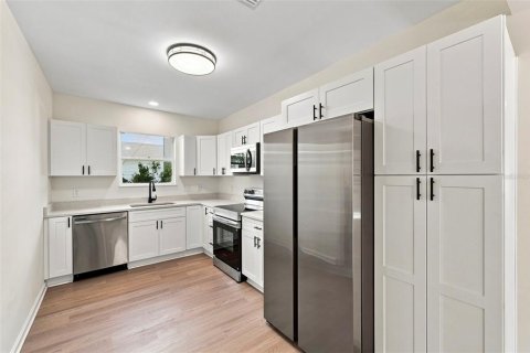 Casa en venta en Tampa, Florida, 4 dormitorios, 124.67 m2 № 2358183 - foto 18