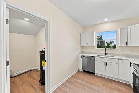 Casa en venta en Tampa, Florida, 4 dormitorios, 124.67 m2 № 2358183 - foto 19