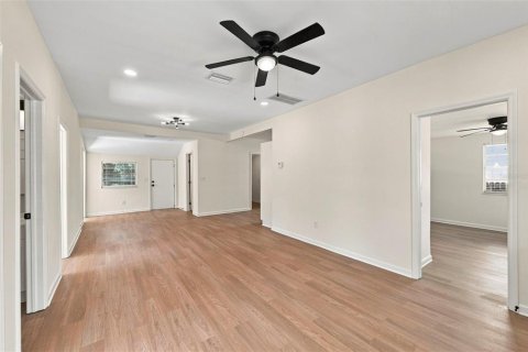Casa en venta en Tampa, Florida, 4 dormitorios, 124.67 m2 № 2358183 - foto 8