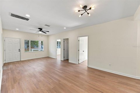 Casa en venta en Tampa, Florida, 4 dormitorios, 124.67 m2 № 2358183 - foto 14