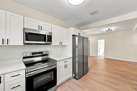 Casa en venta en Tampa, Florida, 4 dormitorios, 124.67 m2 № 2358183 - foto 21