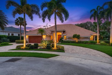 House in Delray Beach, Florida 3 bedrooms, 311.5 sq.m. № 2186920 - photo 2