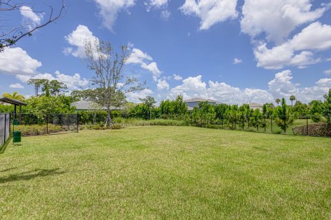 House in West Palm Beach, Florida 3 bedrooms, 196.67 sq.m. № 2177538 - photo 23