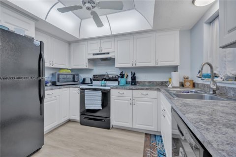 Купить кондоминиум в Сент-Луси, Флорида 3 спальни, 139.73м2, № 1987357 - фото 15