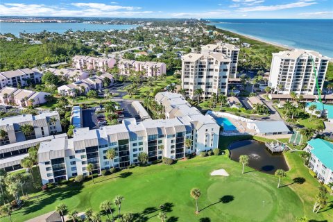 Купить кондоминиум в Сент-Луси, Флорида 3 спальни, 139.73м2, № 1987357 - фото 1