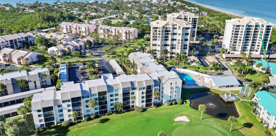 Кондоминиум с 3 спальнями в Сент-Луси, Флорида № 1987357