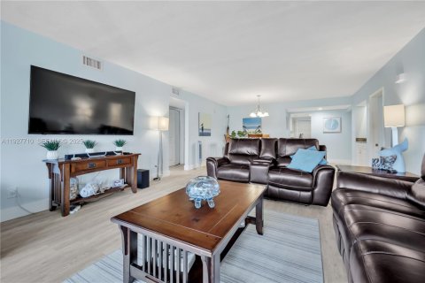 Купить кондоминиум в Сент-Луси, Флорида 3 спальни, 139.73м2, № 1987357 - фото 13