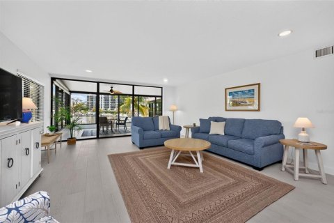 Condo in Punta Gorda, Florida, 3 bedrooms № 2341526 - photo 11