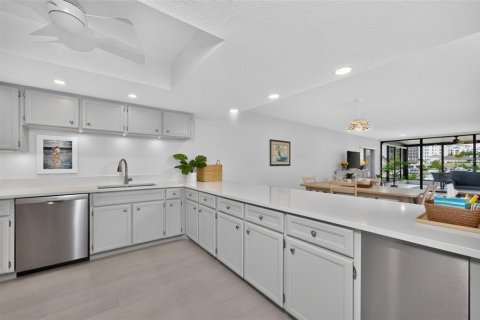 Condo in Punta Gorda, Florida, 3 bedrooms № 2341526 - photo 19