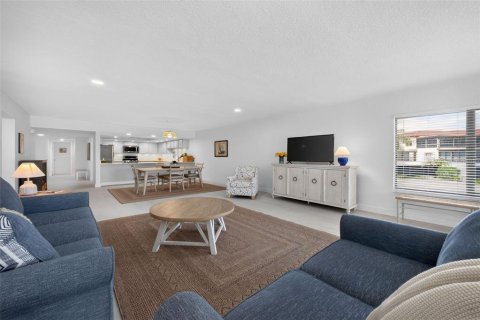 Condo in Punta Gorda, Florida, 3 bedrooms № 2341526 - photo 12