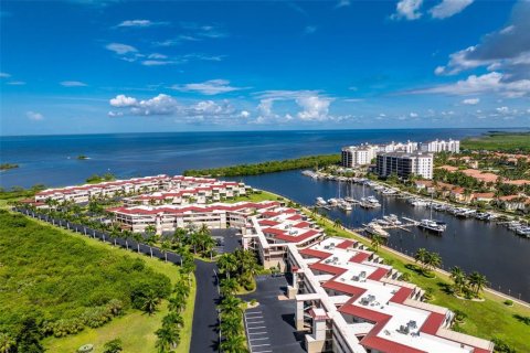 Condo in Punta Gorda, Florida, 3 bedrooms № 2341526 - photo 3